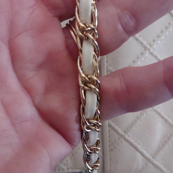 Saks Fifth Avenue vintage cream quilted  Leather Crossbody Bag with chain handle - Picture 11 of 11